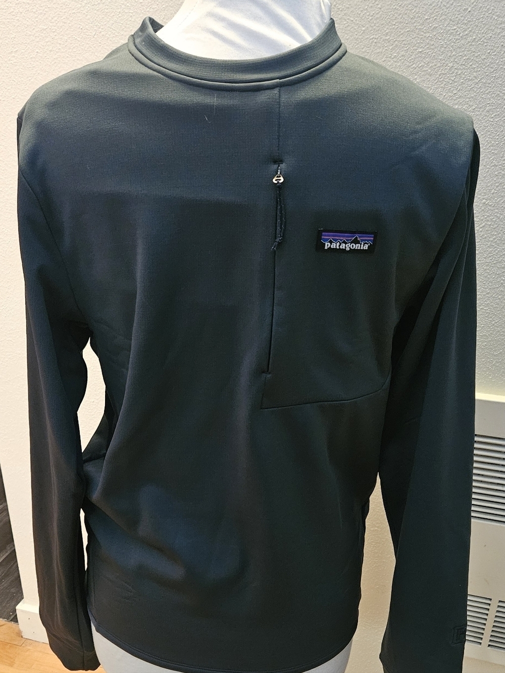 Brand New W Tags Patagonia R1 Thermal Crewneck Men's S/ Wmn's M Smolder Blue